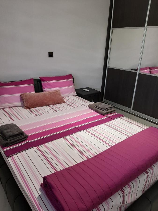 2 Bedroom Apartment-Mediterranean Type Paphos Bagian luar foto